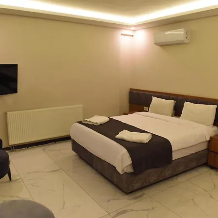 Royal Hotel